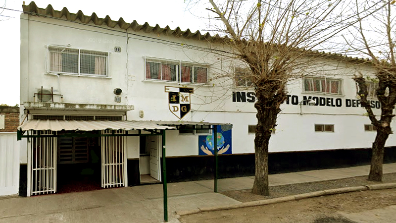 Instituto Modelo Defensores de Glew 2